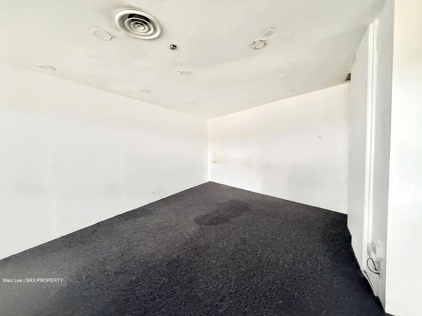 The Plaza (D7), Office #567069281